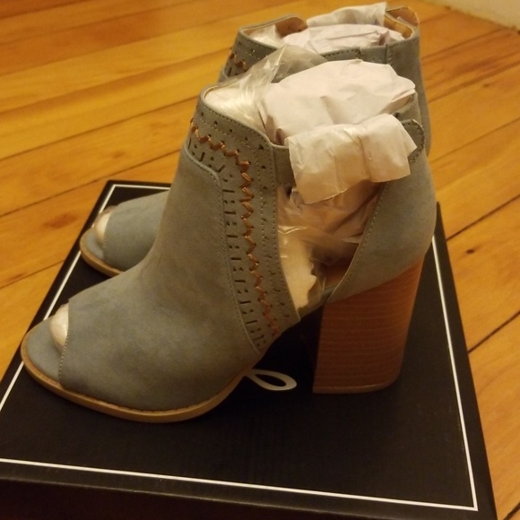 *SZ "10.5" LEFT-price firm* Open Toe Heeled Bootie - Picture 6 of 6